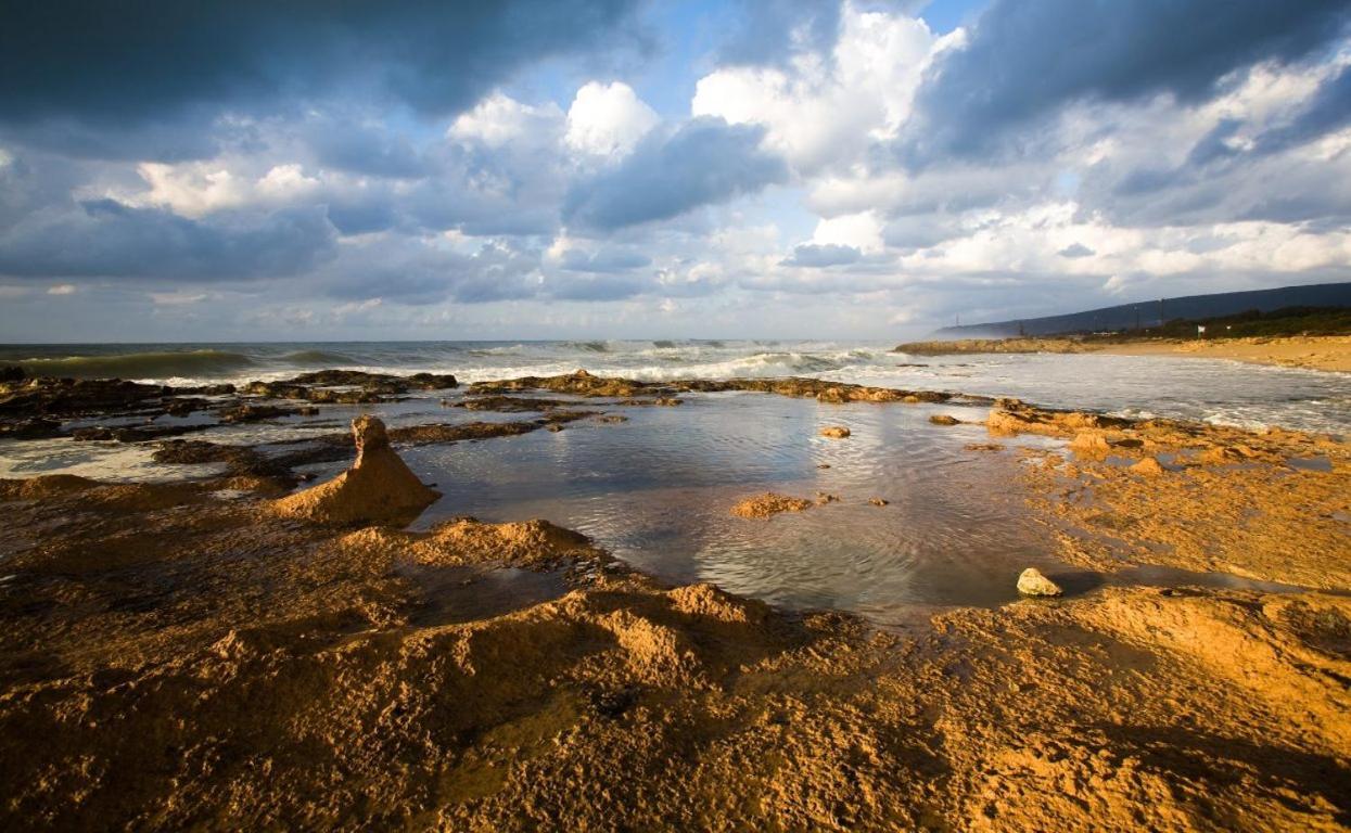 Achziv Sea & Sun Apartamento Gesher HaZiv Exterior foto